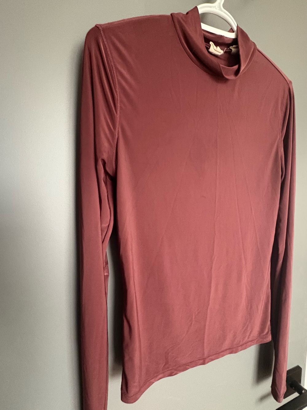 Long Sleeve Levi’s Turtleneck Top in Mauve/Brown